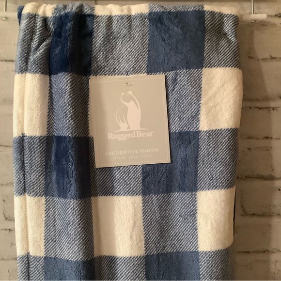 RUGGED BEAR Cozy Buffalo Plaid Fleece Throw - Picture 4 of 4